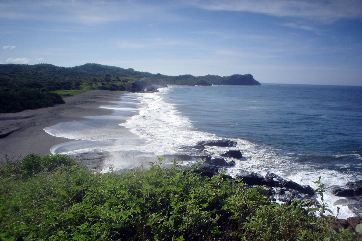 Montecristo Coast